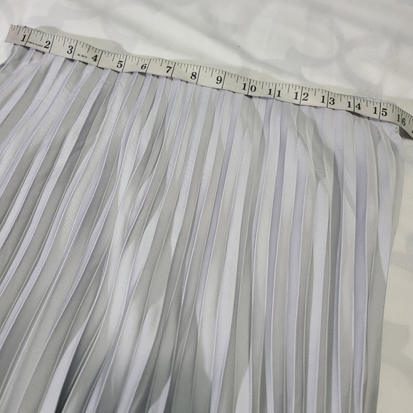 J. Crew Midi Marcia Pleated Silver Skirt NWT Size Med - Picture 8 of 12